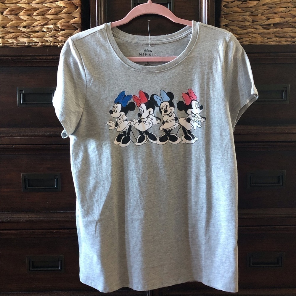 Disney Minnie Mouse gray short sleeve graphic tee in size M